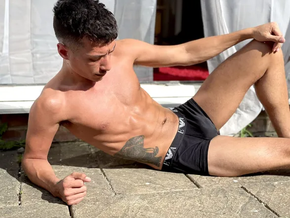 OnlyFans cuenta hungboylucas header 2