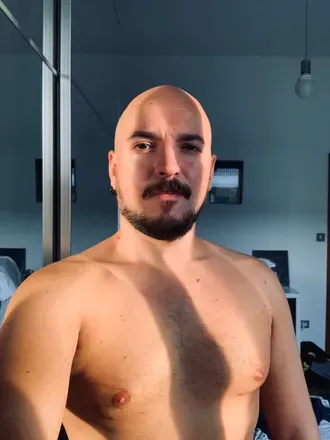 OnlyFans cuenta milomilanoxxx avatar 1