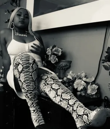 OnlyFans cuenta buttercupsevv header 2