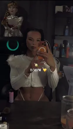 OnlyFans cuenta prettyfemngl header 2
