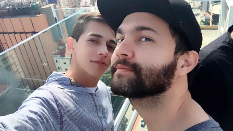 OnlyFans cuenta gayhotcouple header 2