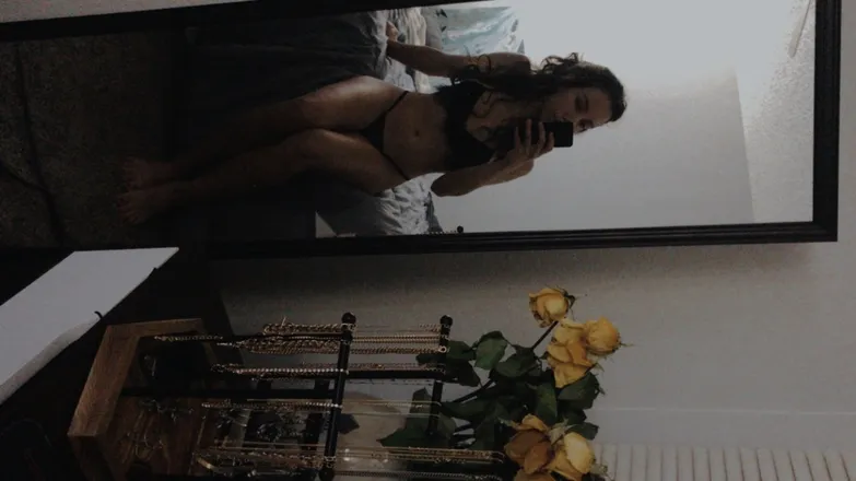 OnlyFans cuenta sweethoneybunzz header 2