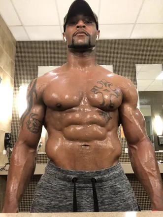 OnlyFans cuenta thaddeus_minotaur_hill header 2