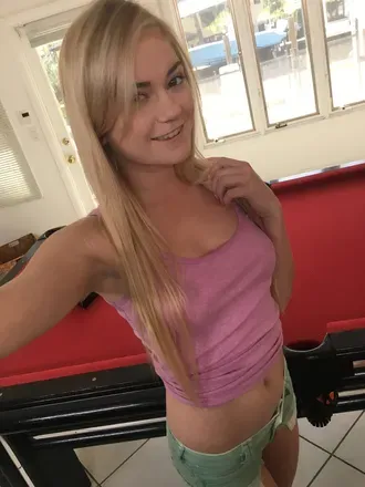 OnlyFans account  chloefoster avatar 1