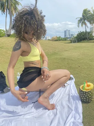OnlyFans cuenta mia_alexa header 2