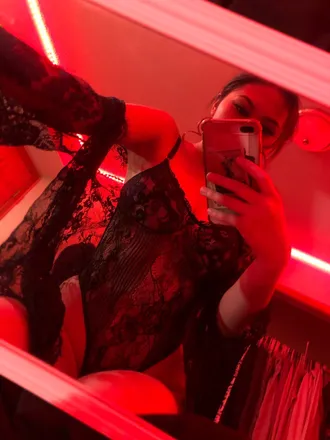 OnlyFans cuenta kaypee19 header 2