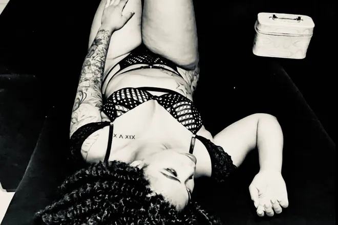 OnlyFans cuenta dcaroline29 header 2