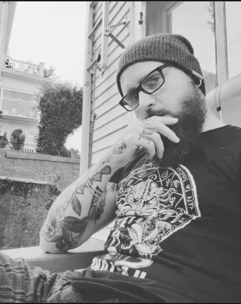 OnlyFans cuenta troublepants header 2