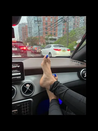 OnlyFans cuenta missnyfeet header 2