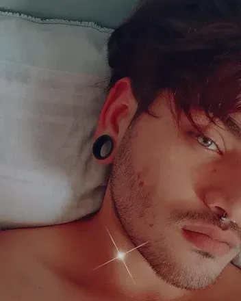 OnlyFans cuenta yeuxvertss avatar 1