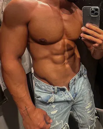 OnlyFans cuenta maximomoreno header 2