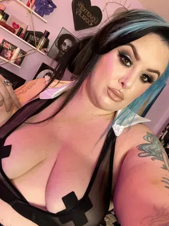 OnlyFans cuenta youngmorticia avatar 1