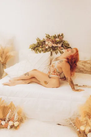 OnlyFans cuenta thenatmarie header 2