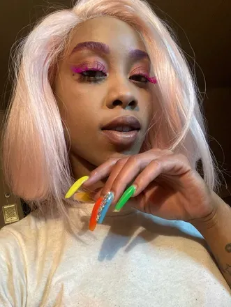 OnlyFans account  queenzi avatar 1