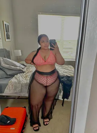 OnlyFans account  chicaxxes header 2