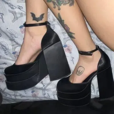 OnlyFans cuenta prettyaria95 avatar 1