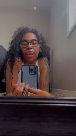 OnlyFans account  rhiannon21 avatar 1