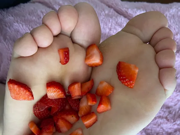 OnlyFans cuenta feetforyou.kiss header 2