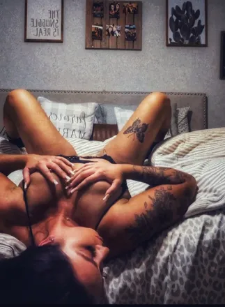 OnlyFans cuenta ariescherries header 2