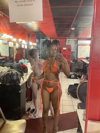 OnlyFans cuenta honeylucky header 2