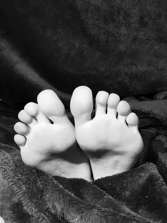 OnlyFans cuenta threegirls30toes avatar 1
