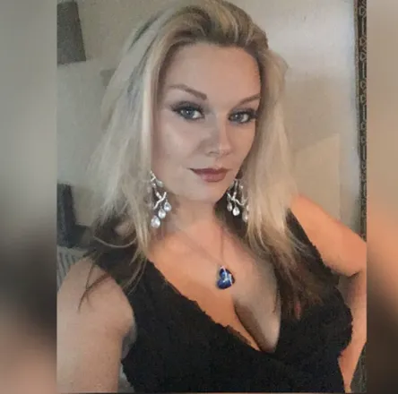 OnlyFans account  lucindalocket header 2