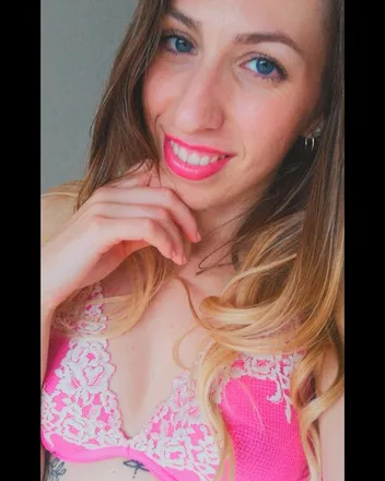 OnlyFans account  lemonbeee header 2