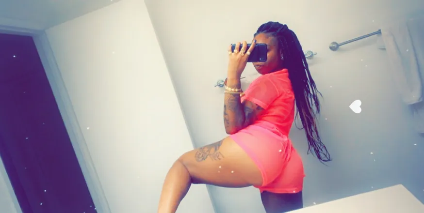 OnlyFans cuenta urfavorite_ree header 2