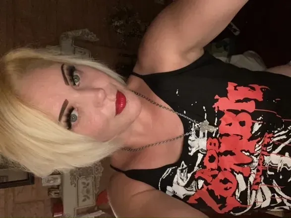 OnlyFans cuenta ashley0811 header 2