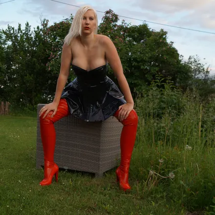 OnlyFans cuenta queen_rb header 2