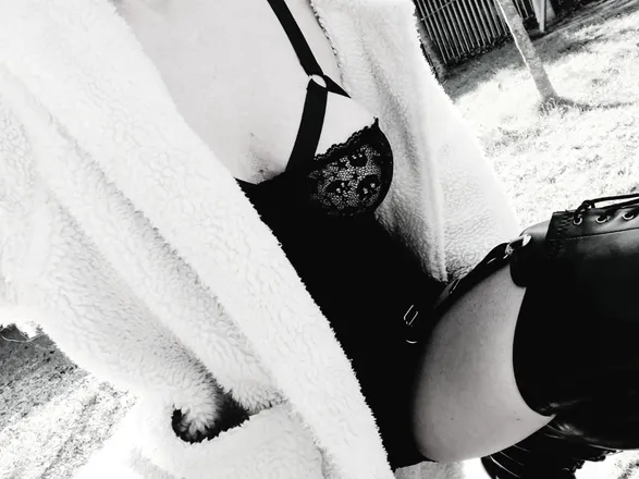 OnlyFans cuenta ladyannabeldominatrix header 2