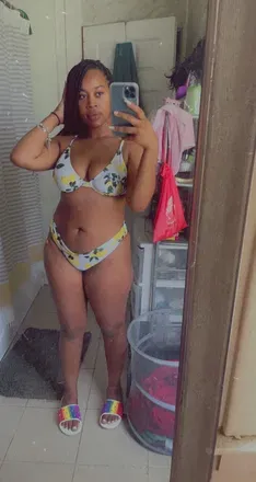 OnlyFans cuenta bracefacenyellie avatar 1