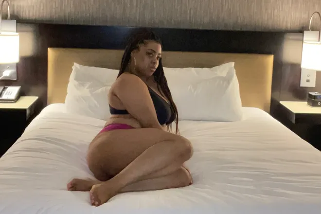 OnlyFans cuenta pretty_romantic header 2