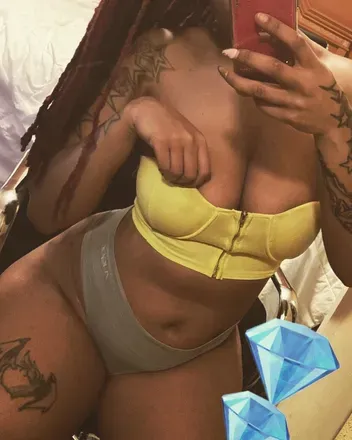 OnlyFans cuenta karmelreign avatar 1