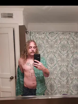 OnlyFans cuenta longblondehippie avatar 1