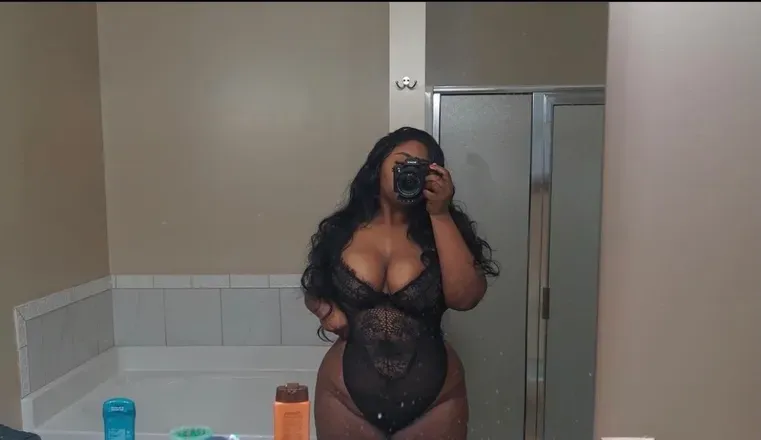 OnlyFans cuenta secretlytittytaylor avatar 1
