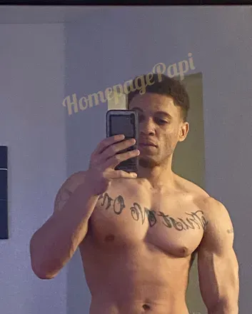 OnlyFans cuenta homepagepapi header 2