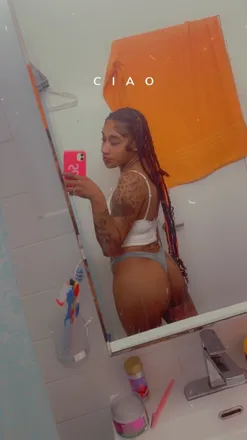 OnlyFans cuenta prettyassboop header 2