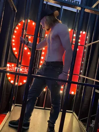OnlyFans cuenta canadiancarrick avatar 1