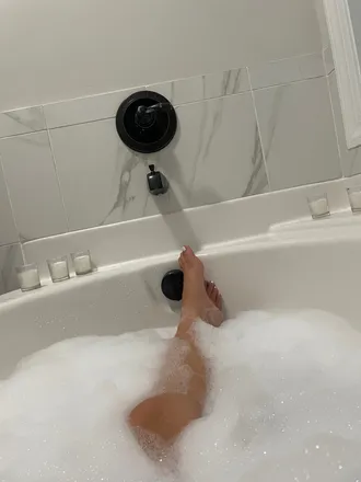 OnlyFans account  sunnyvibez143 header 2