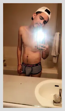 OnlyFans cuenta uncuttwink avatar 1