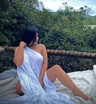 OnlyFans cuenta karolmarente2 header 2