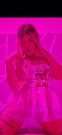 OnlyFans cuenta notyour.doll header 2