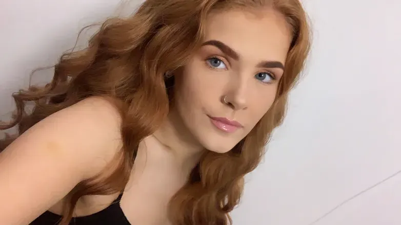 OnlyFans cuenta hollynewman01 header 2