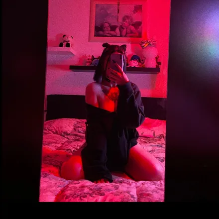 OnlyFans cuenta itsmeariel header 2