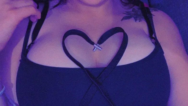OnlyFans cuenta gia999_000 header 2