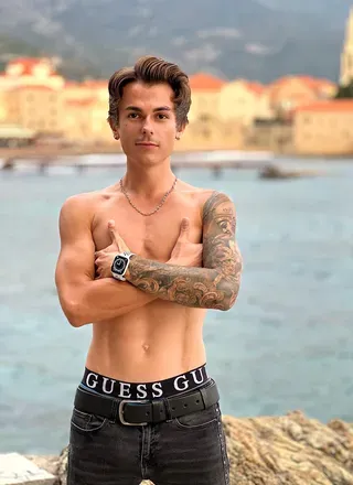 OnlyFans cuenta aronbrownn avatar 1