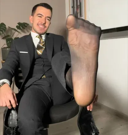 OnlyFans account  suiteddaily.feet avatar 1