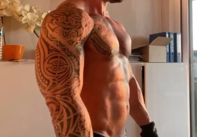 OnlyFans cuenta tom0fbrussels header 2