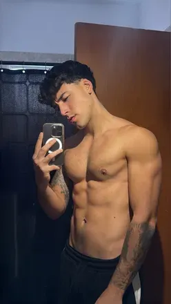 OnlyFans cuenta goldenmanu avatar 1